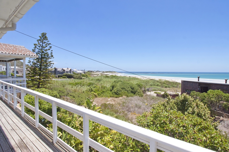 4 Bedroom Property for Sale in Kommetjie Western Cape